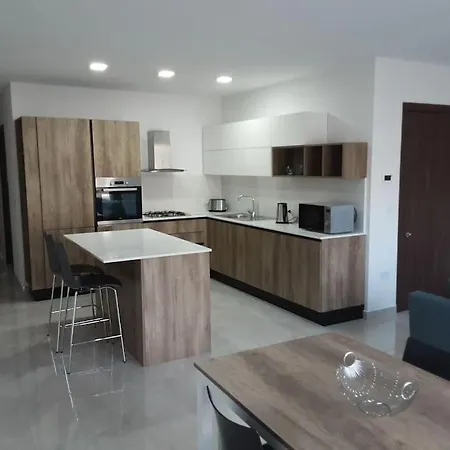 Apartmán 2 Bedrooms Best Location, Brand New.