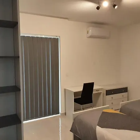 2 Bedrooms Best Location, Brand New. Apartmán *