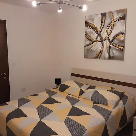 2 Bedrooms Best Location, Brand New. Apartmán *